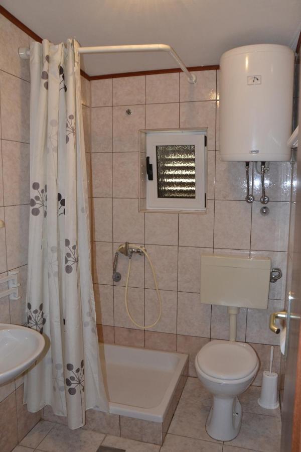 Apartments By The Sea Kustici, Pag - 6335 Zubovići 外观 照片