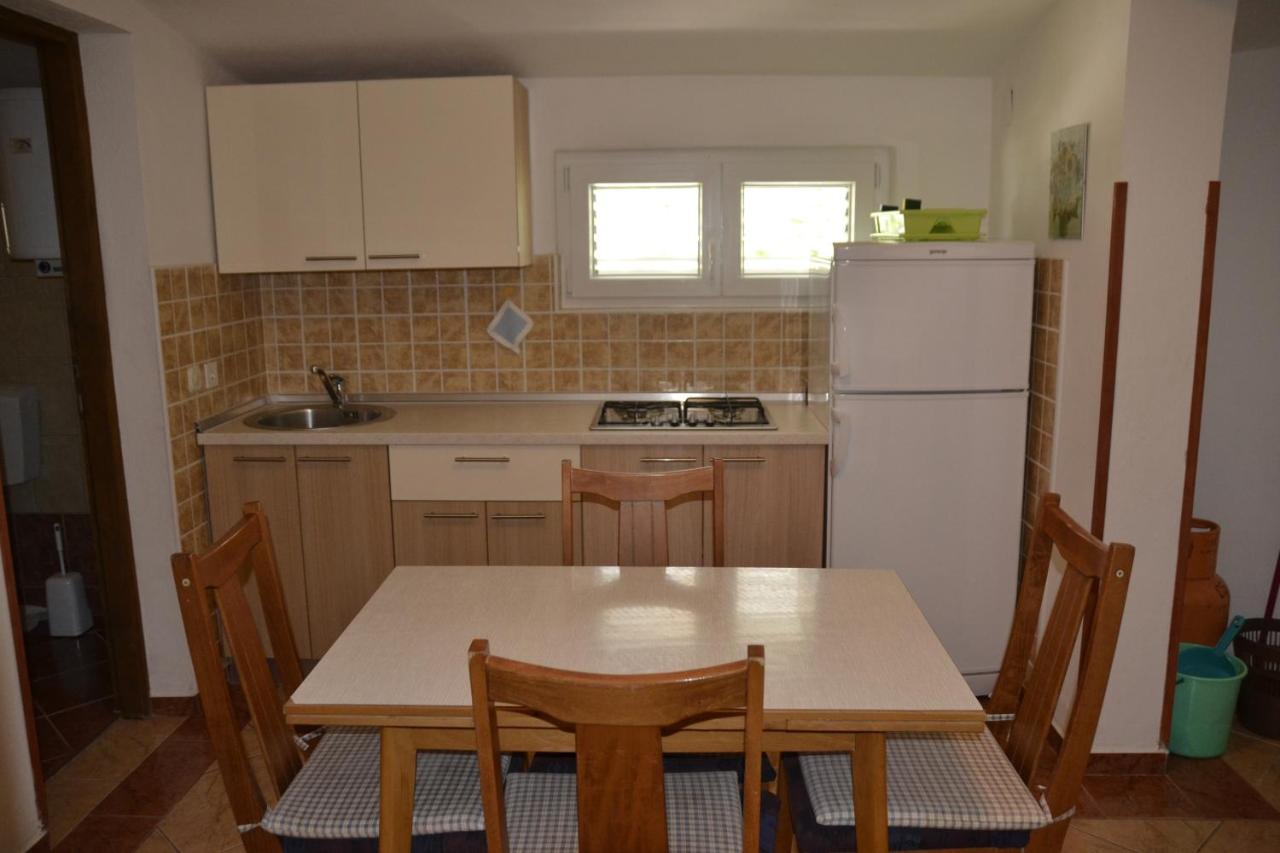Apartments By The Sea Kustici, Pag - 6335 Zubovići 外观 照片