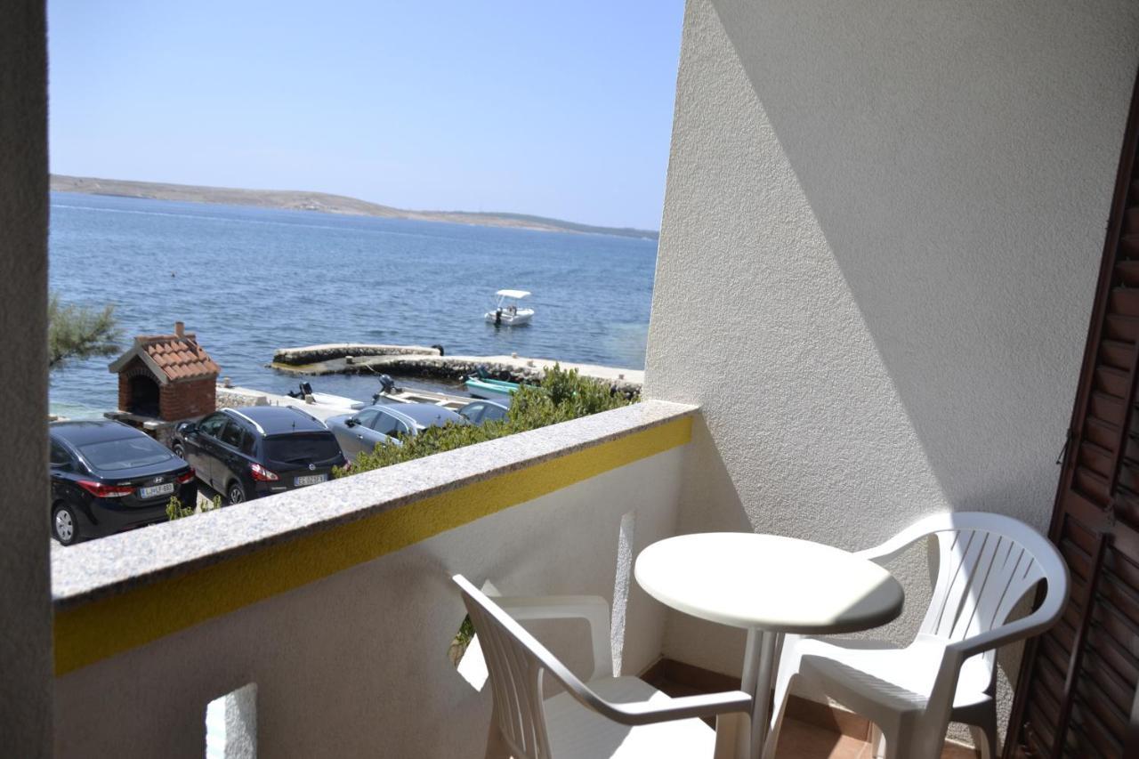 Apartments By The Sea Kustici, Pag - 6335 Zubovići 外观 照片