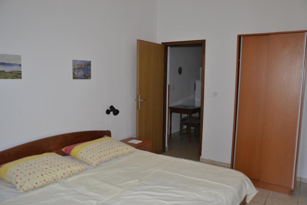 Apartments By The Sea Kustici, Pag - 6335 Zubovići 外观 照片