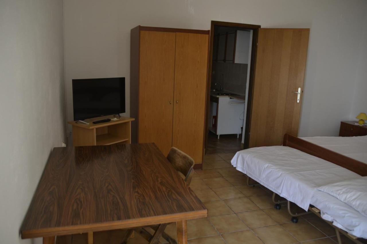 Apartments By The Sea Kustici, Pag - 6335 Zubovići 外观 照片